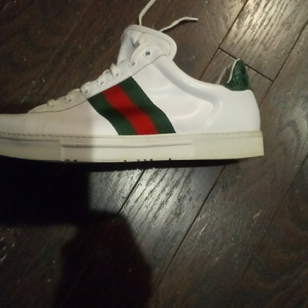 Gucci - Picture 2 of 3